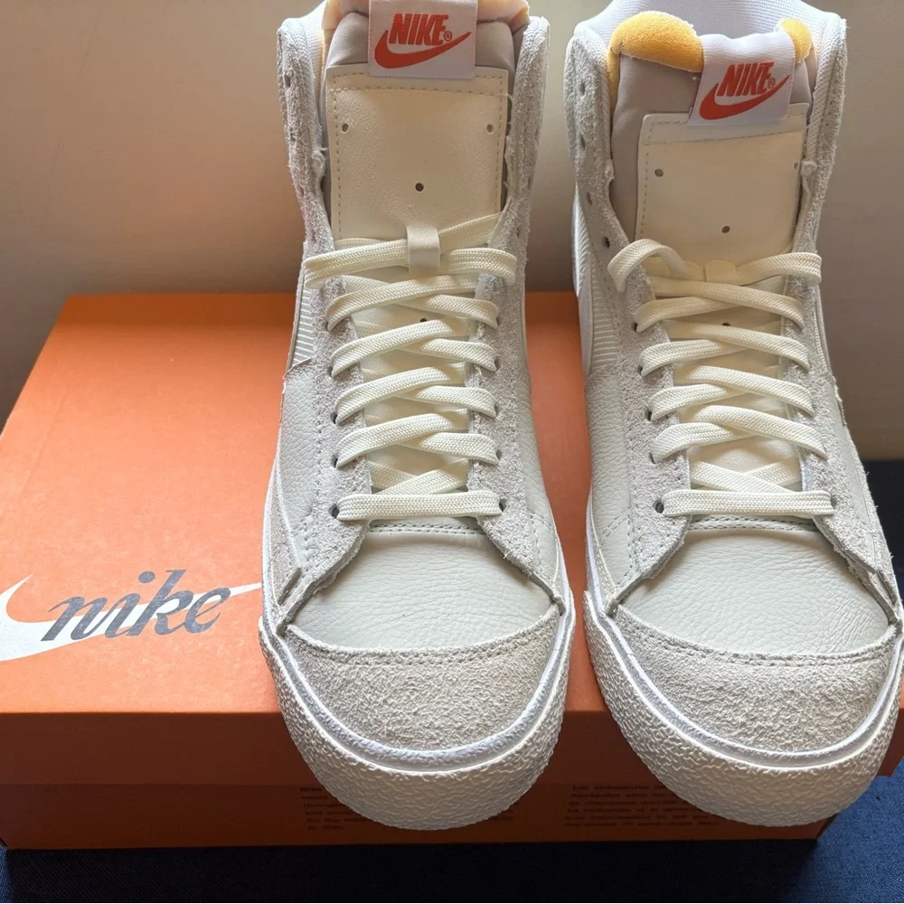 NWT Nike Blazer Mid Pro Club High-Top Sneakers in White - Picture 4 of 16
